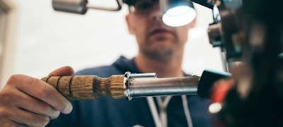 U8国际官方直营平台门户首页展示现代科技感大厅