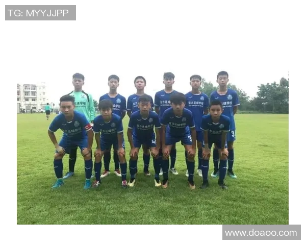 玉岩中学足球明星闪耀赛场展现青春活力与团队精神