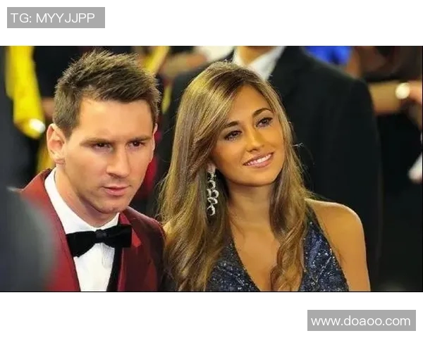 足球明星与体育明星的浪漫爱情故事揭示了运动场上的激情与生活中的甜蜜